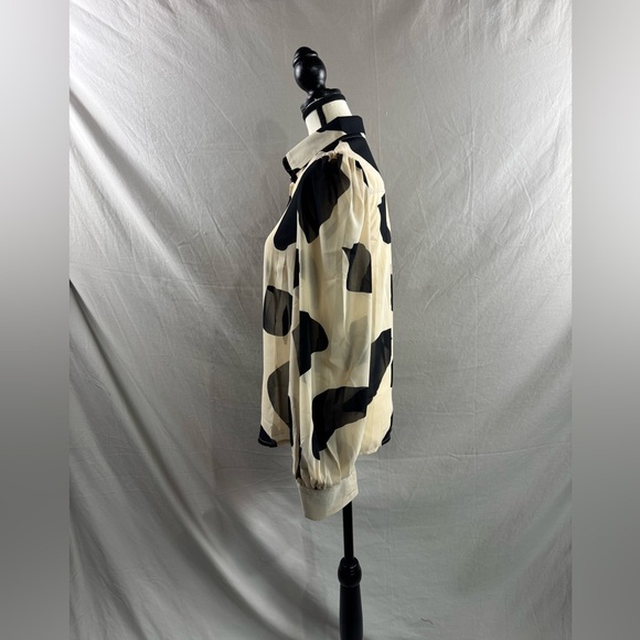 Geo Print Semi Sheer Blouse - Picture 9 of 10